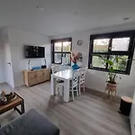 Strandhuisje Achter De Duinen. Apartment Julianadorp