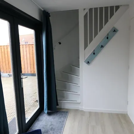 Apartment Strandhuisje Achter De Duinen. Julianadorp