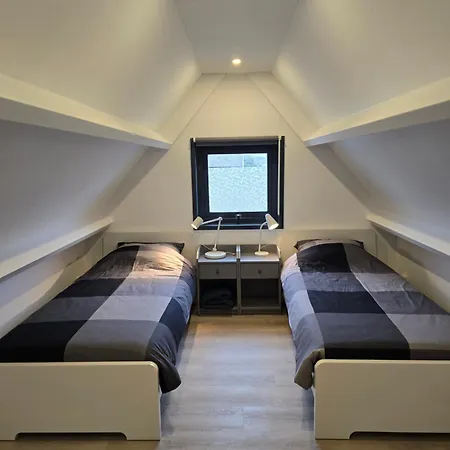 Strandhuisje Achter De Duinen. Julianadorp