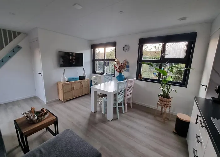 Strandhuisje Achter De Duinen. דירה יוליאנאדורפ